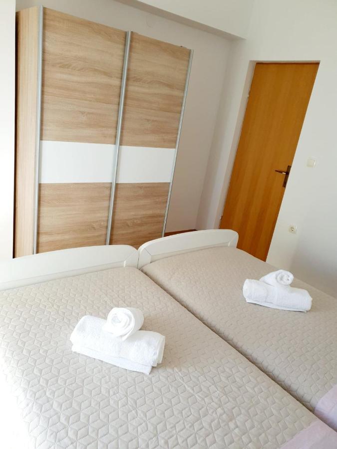 Apartman Sime Tribalj Exteriör bild