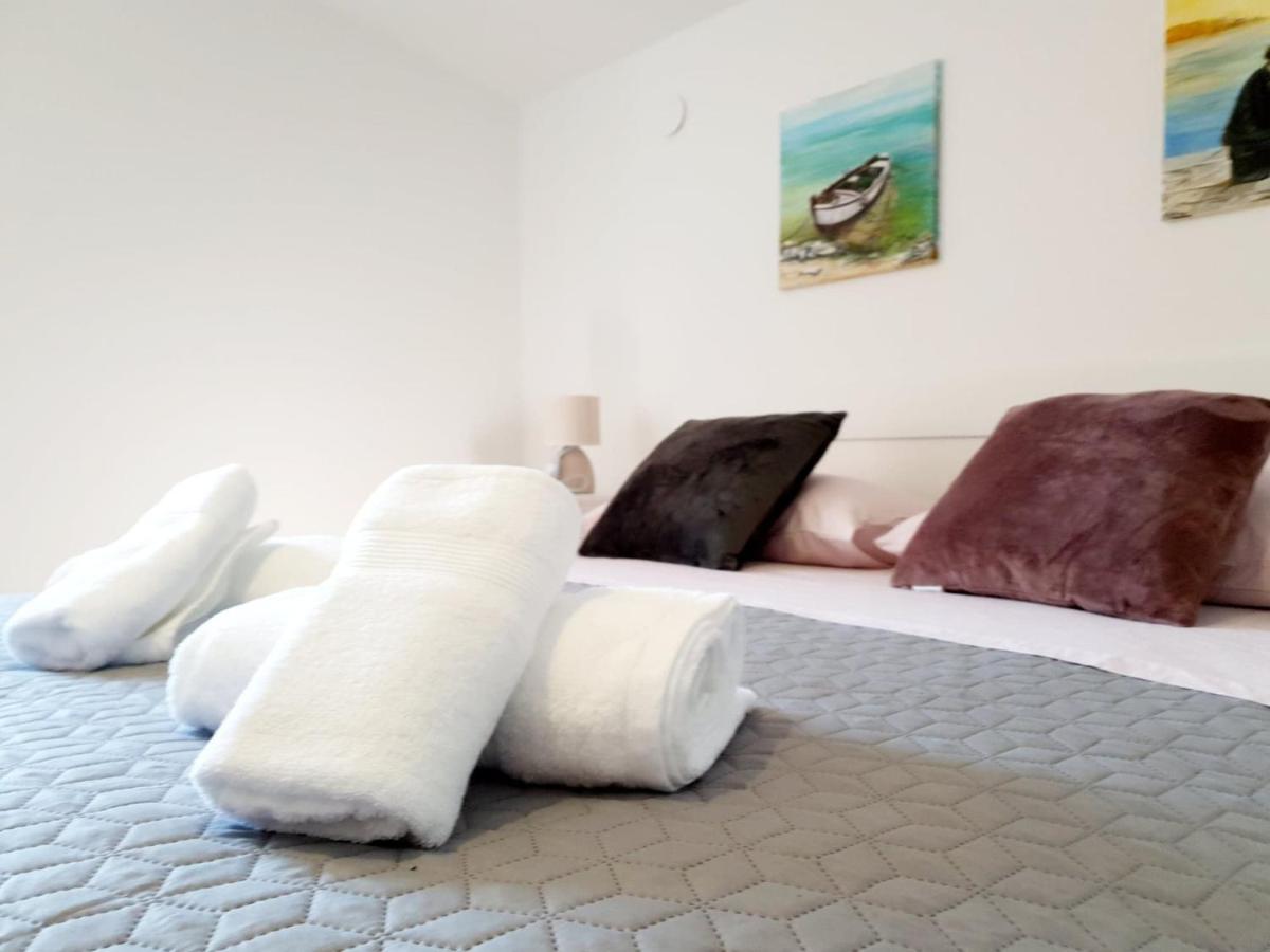 Apartman Sime Tribalj Exteriör bild