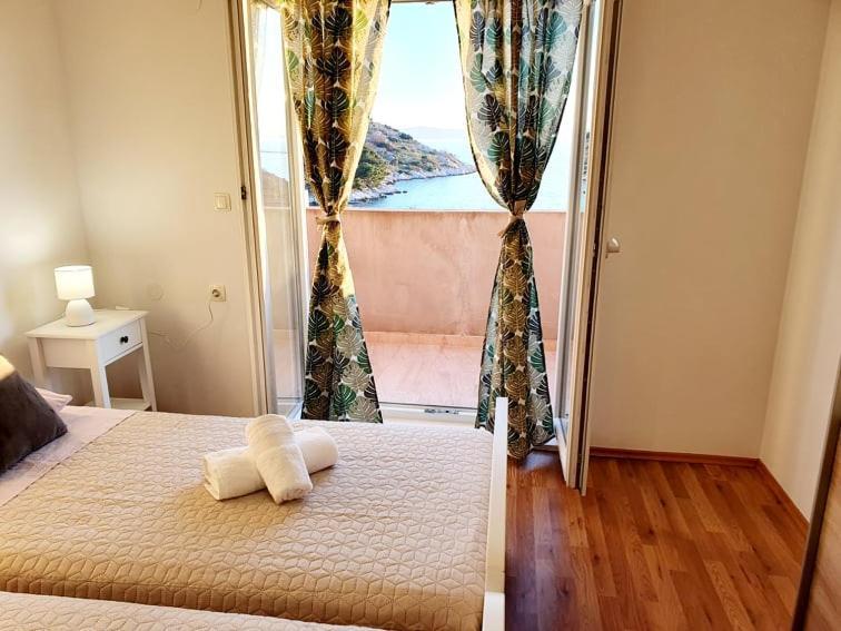 Apartman Sime Tribalj Exteriör bild