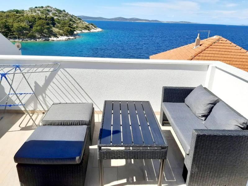 Apartman Sime Tribalj Exteriör bild